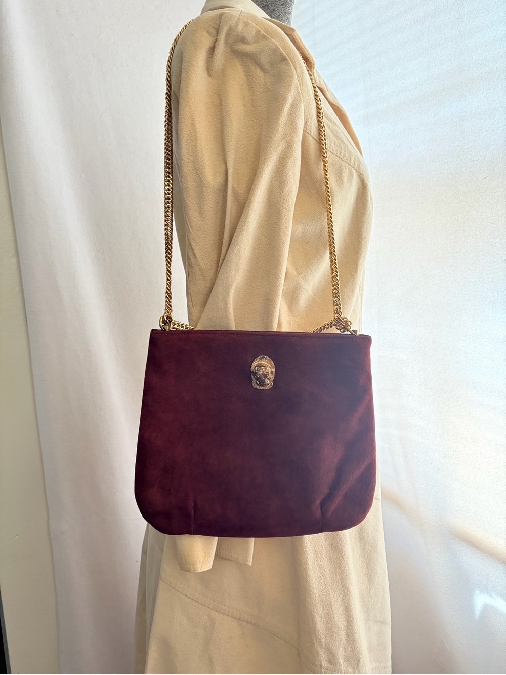 Vintage 70s Ruth Saltz burgundy suede cougar head chain hand/shoulder bag